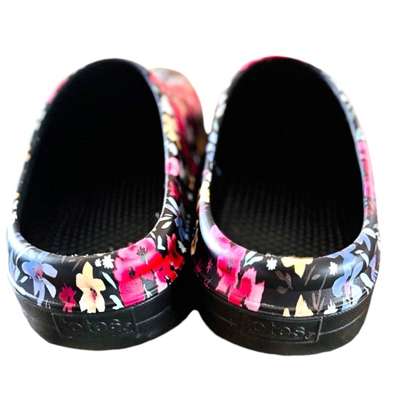 TOTES Waterproof Everywear Bailey Clog in Black Garden Floral - Picture 7 of 16